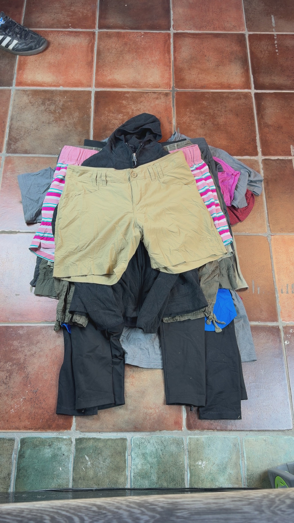 25 x Women’s Northface active mix
