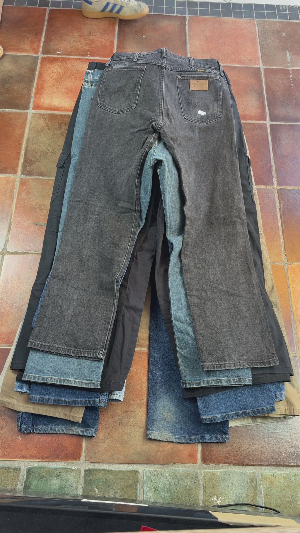 25 x wrangler jeans/trousets  EXACT bundle