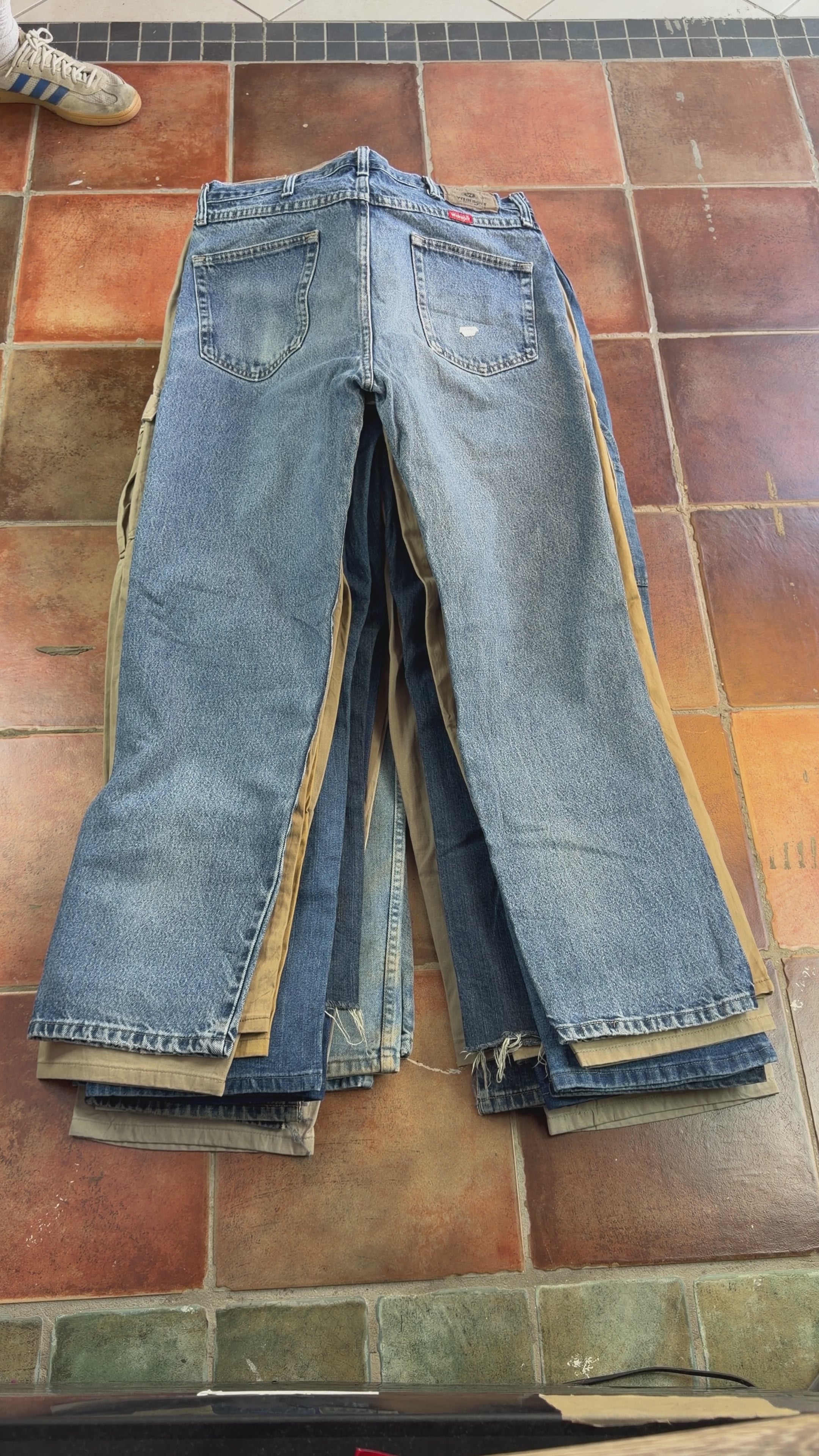 25 x wrangler jeans/trousets  EXACT bundle